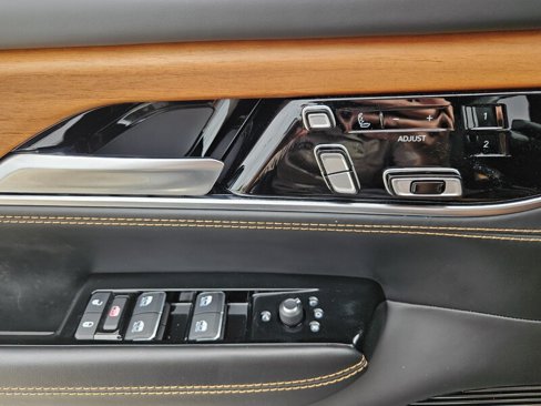 Used 2023 Jeep Grand Wagoneer Series III image 18