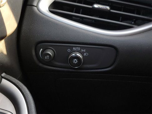 Used 2023 Chevrolet Malibu LT image 14