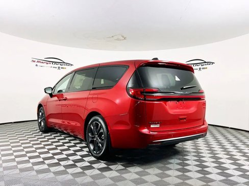 New 2026 Chrysler Pacifica Select image 6