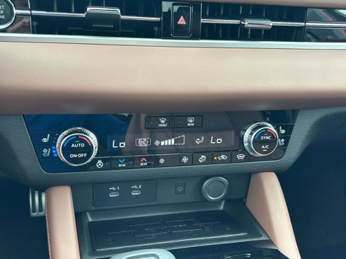 New 2025 Mitsubishi Outlander SEL image 13