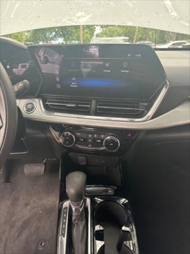Used 2025 Chevrolet Trax LT image 21