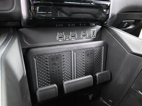 Used 2025 RAM 1500 Laramie w/ Night Edition image 26