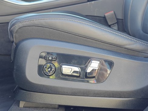 Used 2025 BMW X5 xDrive50e image 11