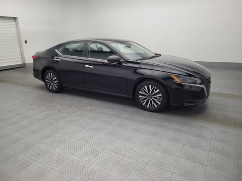 Used 2024 Nissan Altima 2.5 SV image 11