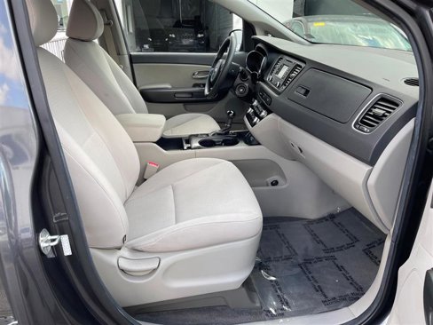 Used 2016 Kia Sedona LX w/ LX Convenience Package image 8