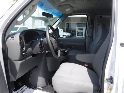 Used 2006 Ford E-350 and Econoline 350 Super Duty Wagon image 10