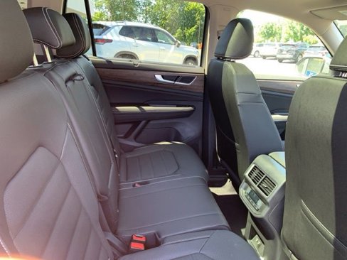 New 2025 Volkswagen Atlas SEL image 34