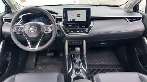 Used 2024 Toyota Corolla Cross XLE image 15