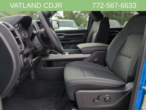 New 2026 RAM 1500 4x4 Crew Cab image 28