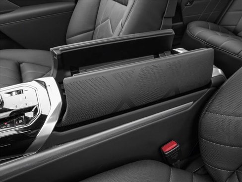 New 2026 BMW 750e xDrive image 10