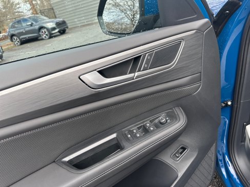 New 2025 Volkswagen Atlas Cross Sport SE image 32