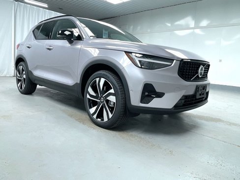 New 2026 Volvo XC40 B5 Ultra w/ Climate Package image 1