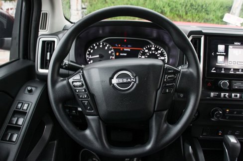 Used 2025 Nissan Frontier SV image 20