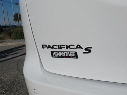 New 2026 Chrysler Pacifica Limited w/ S Appearance Package image 8