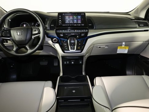 New 2026 Honda Odyssey Touring image 8