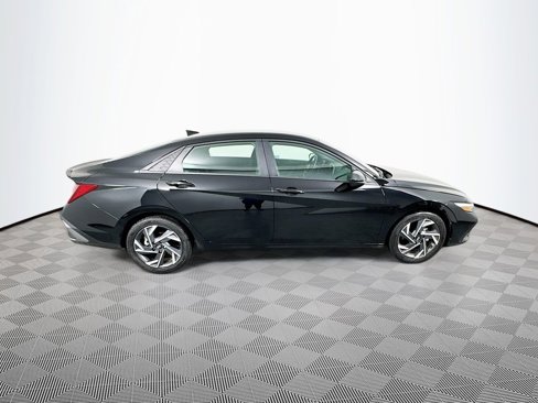 Certified 2025 Hyundai Elantra Sport image 4