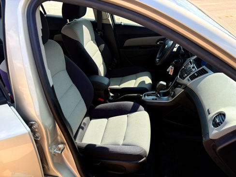 Used 2014 Chevrolet Cruze LS image 11
