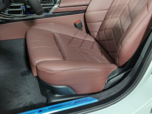 New 2026 BMW 740i xDrive image 14