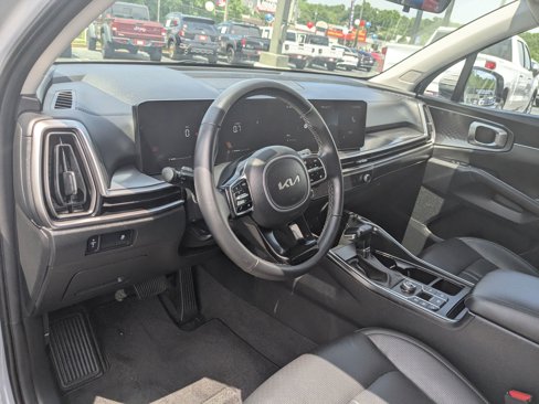 Used 2025 Kia Sorento S image 12