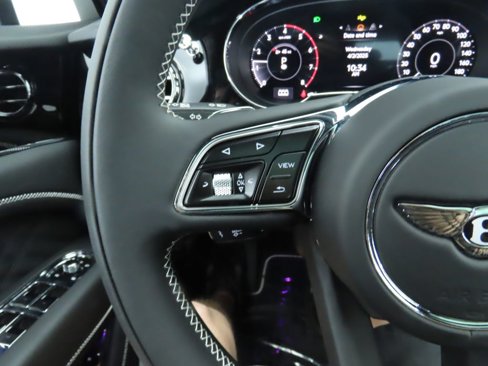 New 2025 Bentley Bentayga image 11