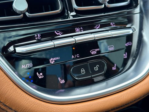 Used 2021 Aston Martin DBX image 15