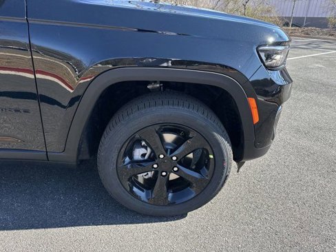 New 2025 Jeep Grand Cherokee Limited w/ Luxury Tech Group II image 12