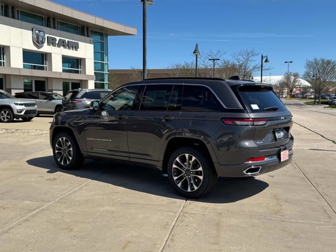 New 2025 Jeep Grand Cherokee Overland w/ Luxury Tech Group IV image 7