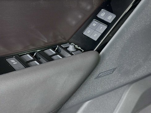 New 2026 Land Rover Range Rover Velar Dynamic SE image 18