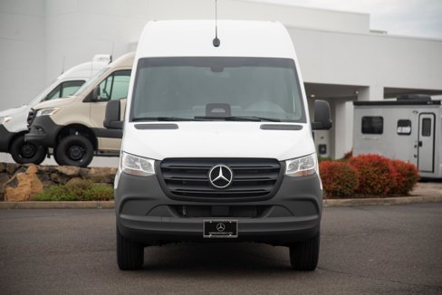 Used 2025 Mercedes-Benz Sprinter 2500 image 2
