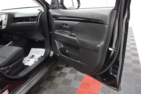 Used 2020 Mitsubishi Outlander ES image 18