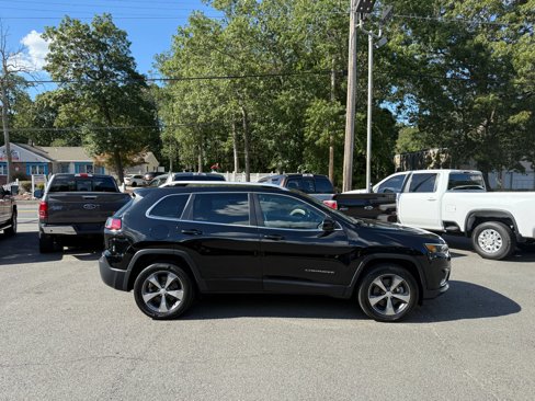 Used 2019 Jeep Cherokee Limited image 5
