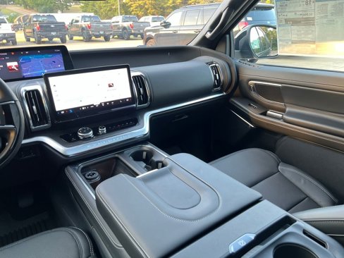 New 2025 Ford Expedition Platinum image 31