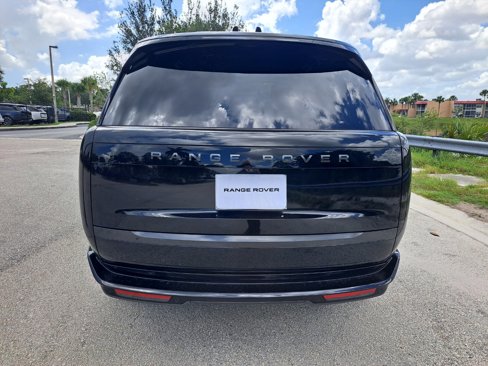 New 2025 Land Rover Range Rover SE image 6