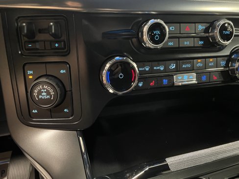 New 2025 Ford F150 Lariat w/ Equipment Group 501A Mid image 15
