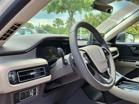 Certified 2023 Lincoln Aviator 2WD image 8