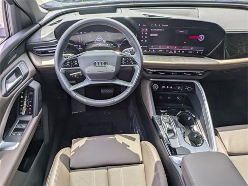 New 2025 Audi Q5 Premium Plus image 17