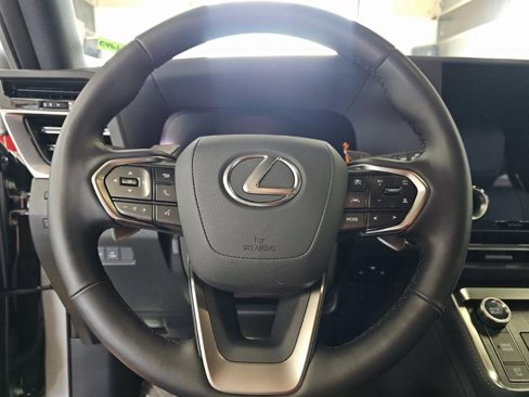 Used 2025 Lexus GX 550 image 6