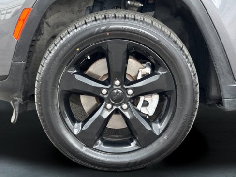 Used 2023 Jeep Grand Cherokee L Laredo image 24