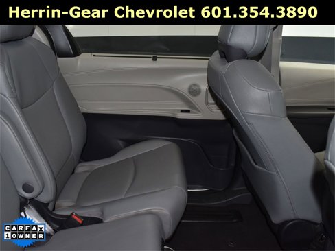 Used 2023 Toyota Sienna XLE image 20
