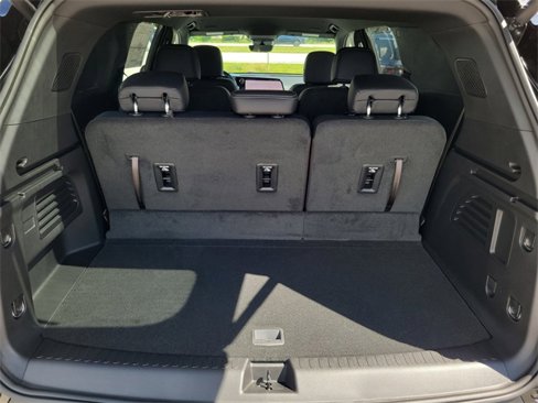New 2026 Chevrolet Traverse LT w/ Enhanced Driving Package image 3