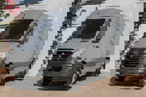 Used 2022 Mercedes-Benz Sprinter 2500 image 2