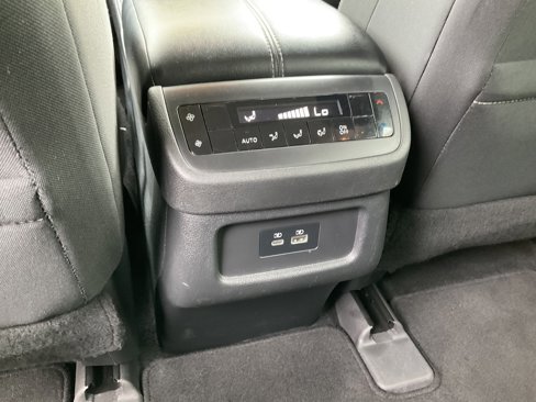 Used 2024 Nissan Pathfinder SV image 34