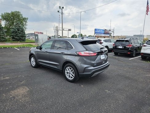 Used 2023 Ford Edge SEL image 3