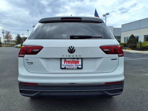 Certified 2022 Volkswagen Tiguan SE image 5