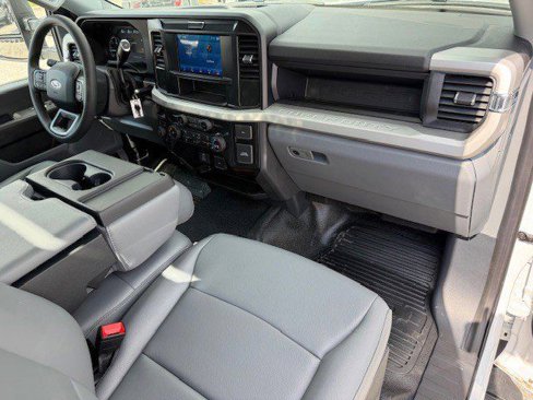 New 2025 Ford F550 4x4 Regular Cab Super Duty image 13