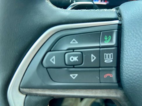 Used 2024 Jeep Grand Cherokee Limited image 22