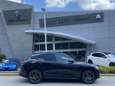 New 2025 Alfa Romeo Stelvio Sprint image 4