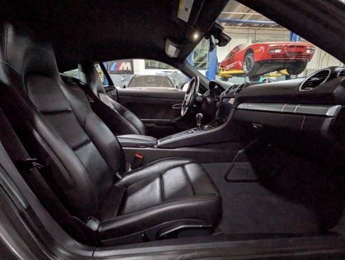 Used 2018 Porsche 718 Cayman S w/ Sport Chrono Package image 22