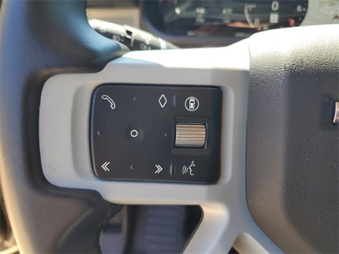 Used 2024 Land Rover Defender 90 S image 17