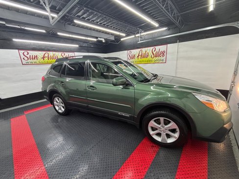 Used 2014 Subaru Outback 2.5i Premium w/ Moonroof Package image 4